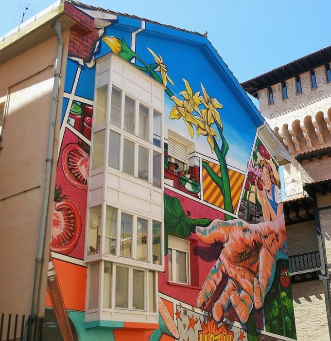Ruta de los murales de Vitoria -  Mural Mano a mano